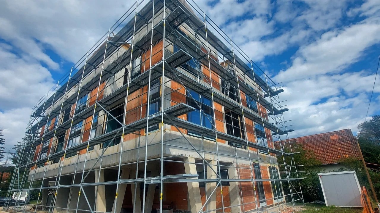 Profesionalni gradbeni oder na objektu v Ljubljani